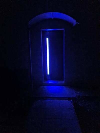 porte d'entrée alu avec Leds intégrées (by night)